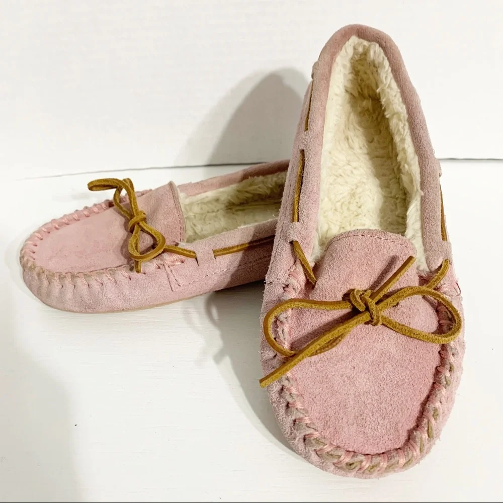 Cabela’s Pink Suede Moccasin Slippers with Faux Shearling Lining Leather Laces